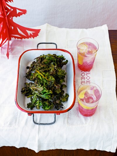Salt & cinnamon kale crisps