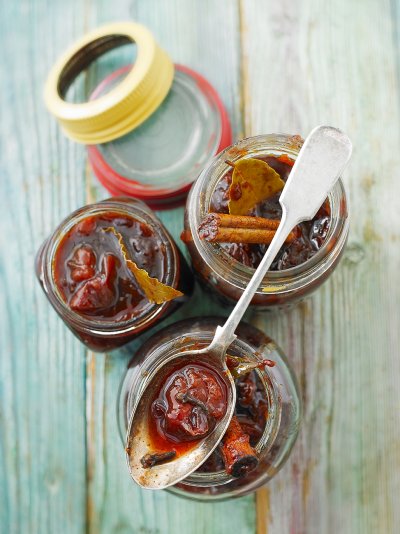 Spiced plum chutney